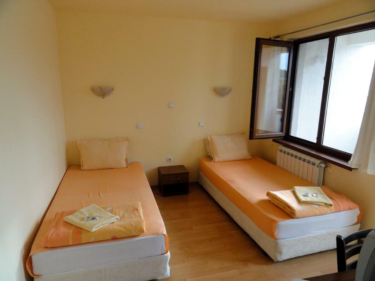 Hotel Aleksievata Kashta Gurgulyat Экстерьер фото