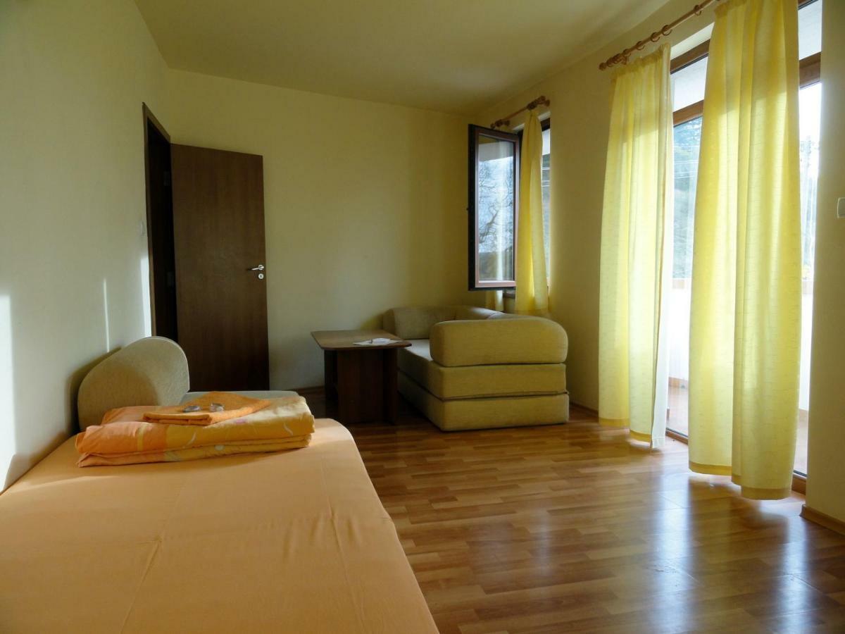 Hotel Aleksievata Kashta Gurgulyat Экстерьер фото
