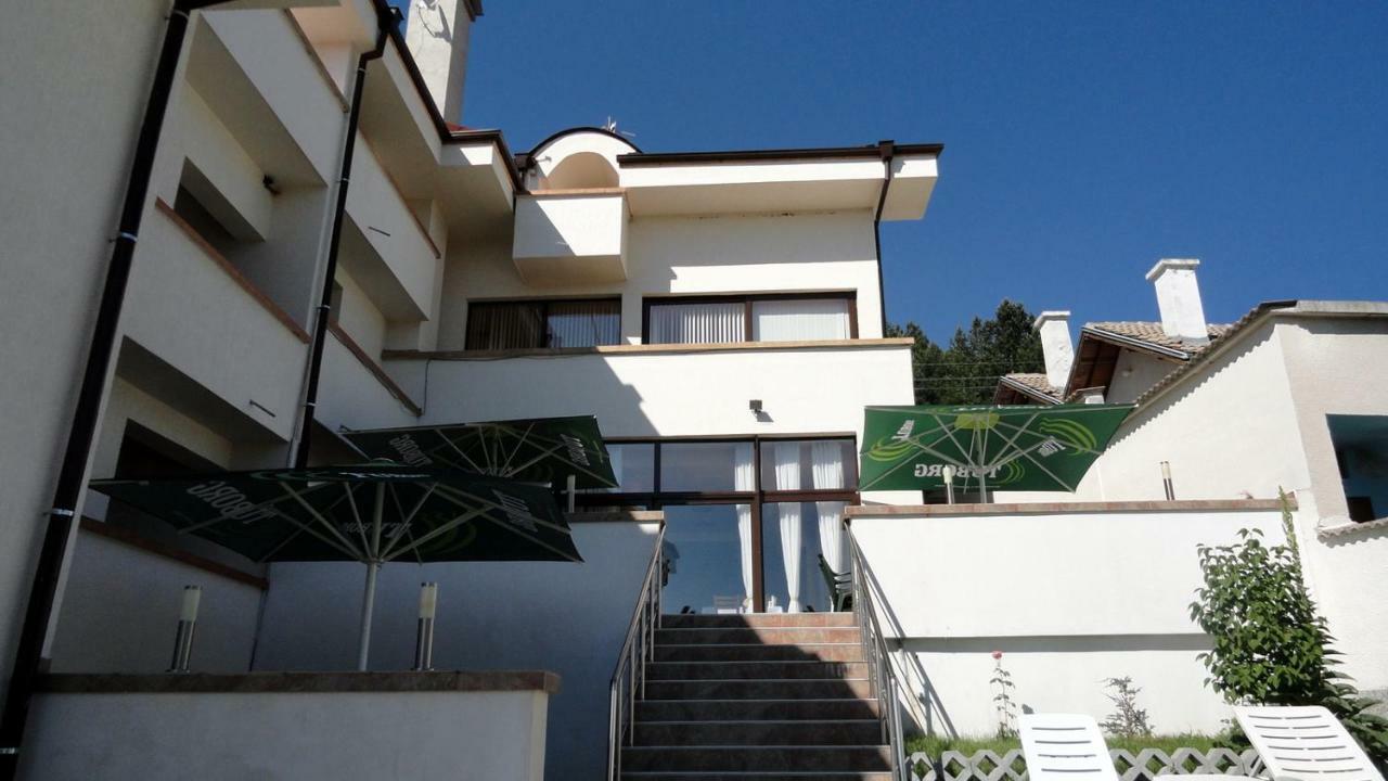 Hotel Aleksievata Kashta Gurgulyat Экстерьер фото