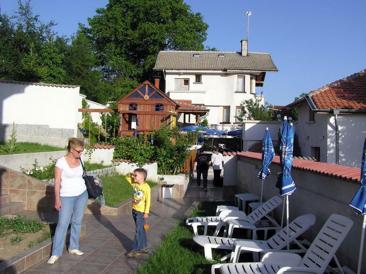 Hotel Aleksievata Kashta Gurgulyat Экстерьер фото