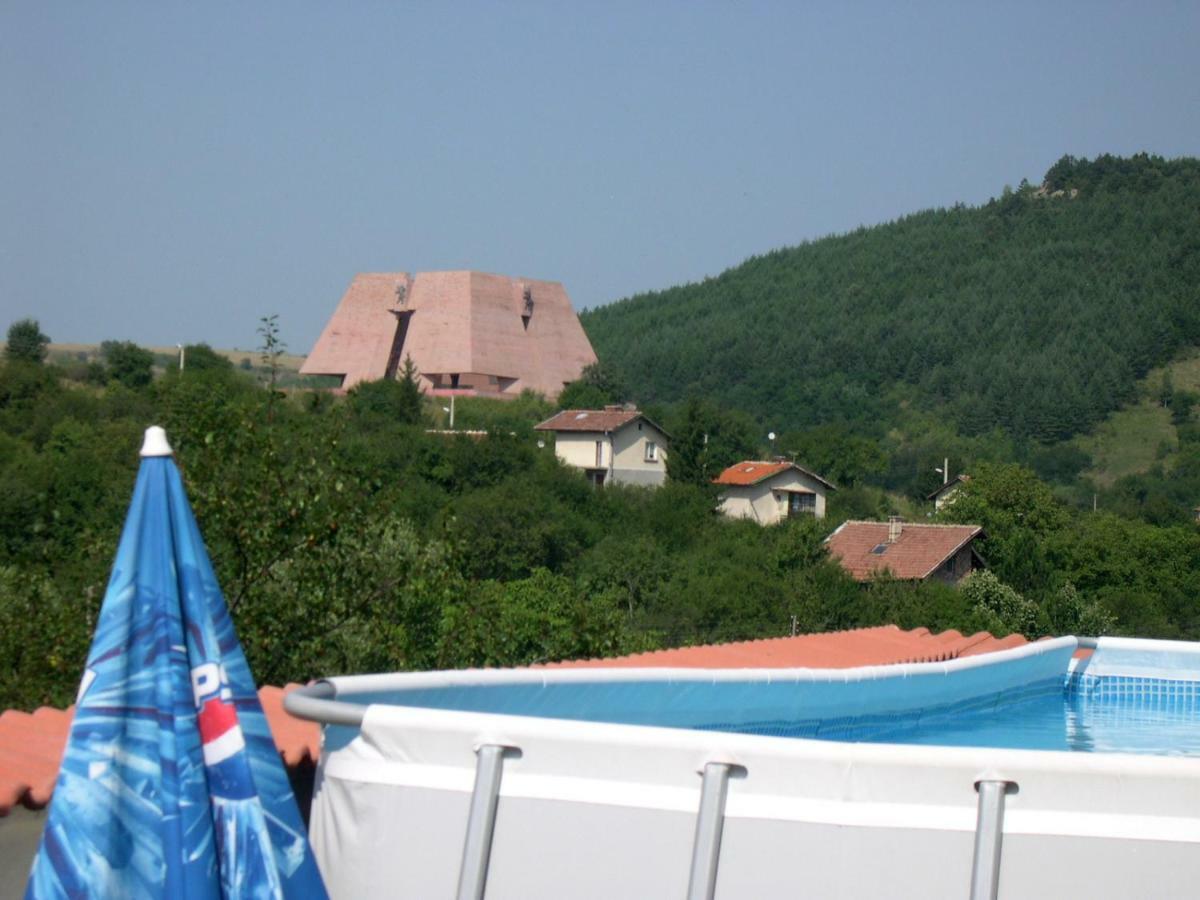 Hotel Aleksievata Kashta Gurgulyat Экстерьер фото