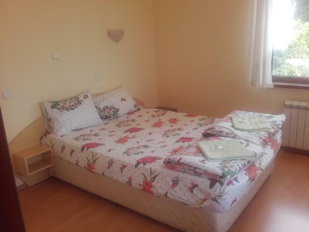 Hotel Aleksievata Kashta Gurgulyat Экстерьер фото